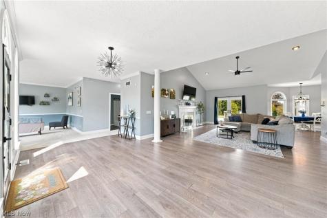 812 S Prospect Avenue Hartville OH 44632