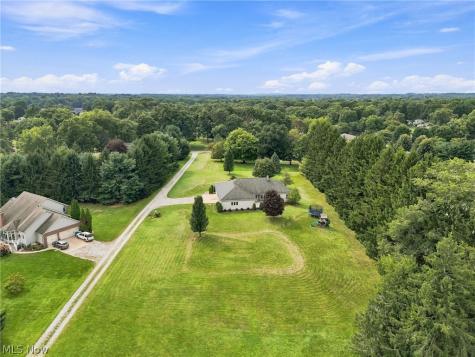 812 S Prospect Avenue Hartville OH 44632