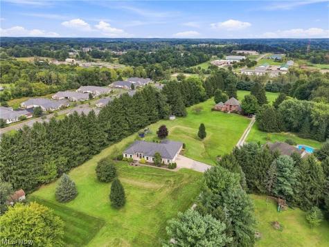 812 S Prospect Avenue Hartville OH 44632
