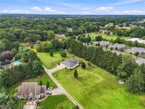 812 S Prospect Avenue Hartville OH 44632