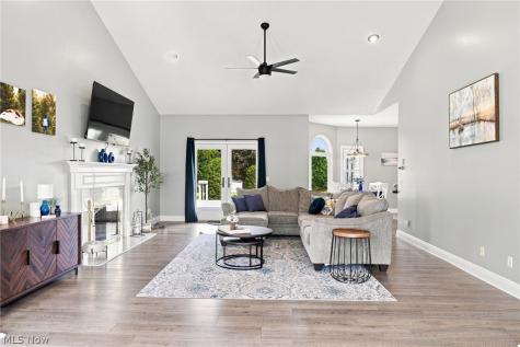 812 S Prospect Avenue Hartville OH 44632