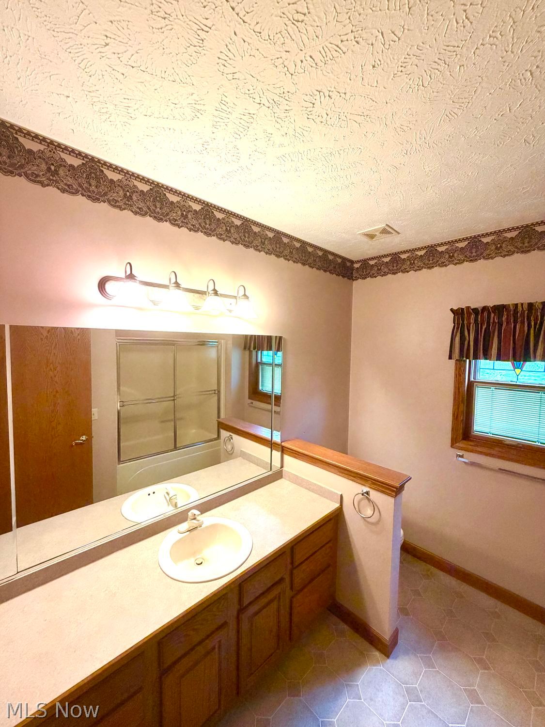 8354 Emerald Glen Court Kirtland OH 44094