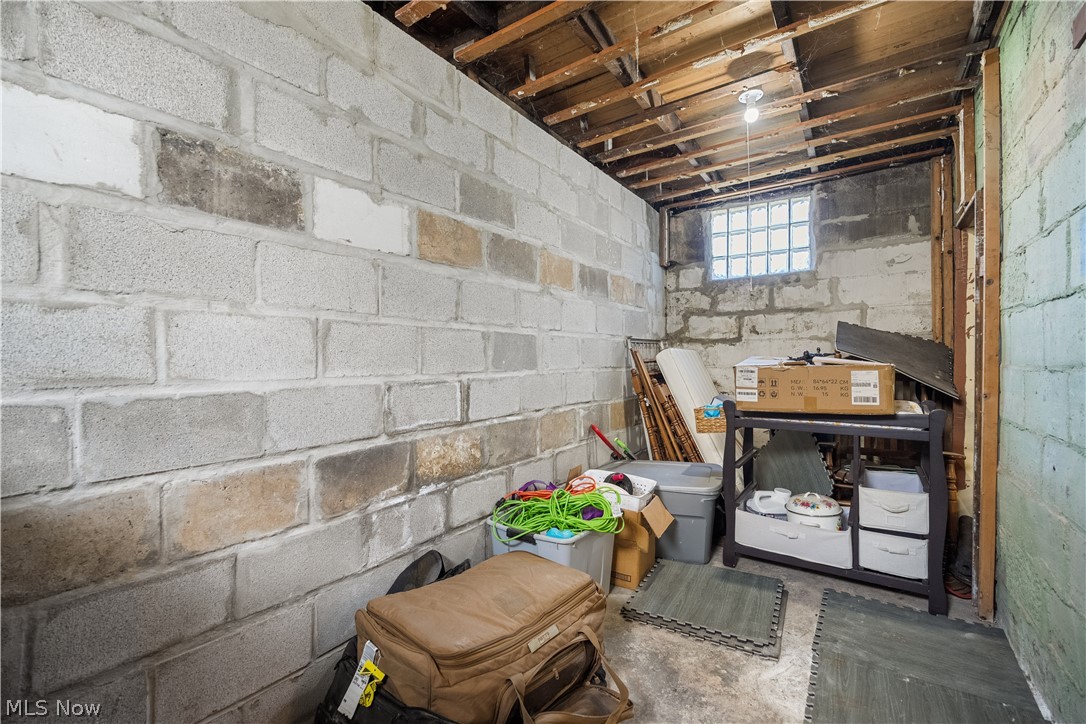 1079 Pitkin Avenue Akron OH 44310