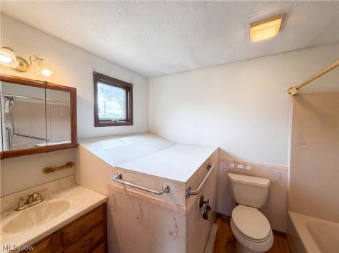 1015 Kingsway Drive Lorain OH 44052