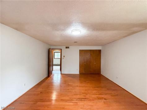 1015 Kingsway Drive Lorain OH 44052