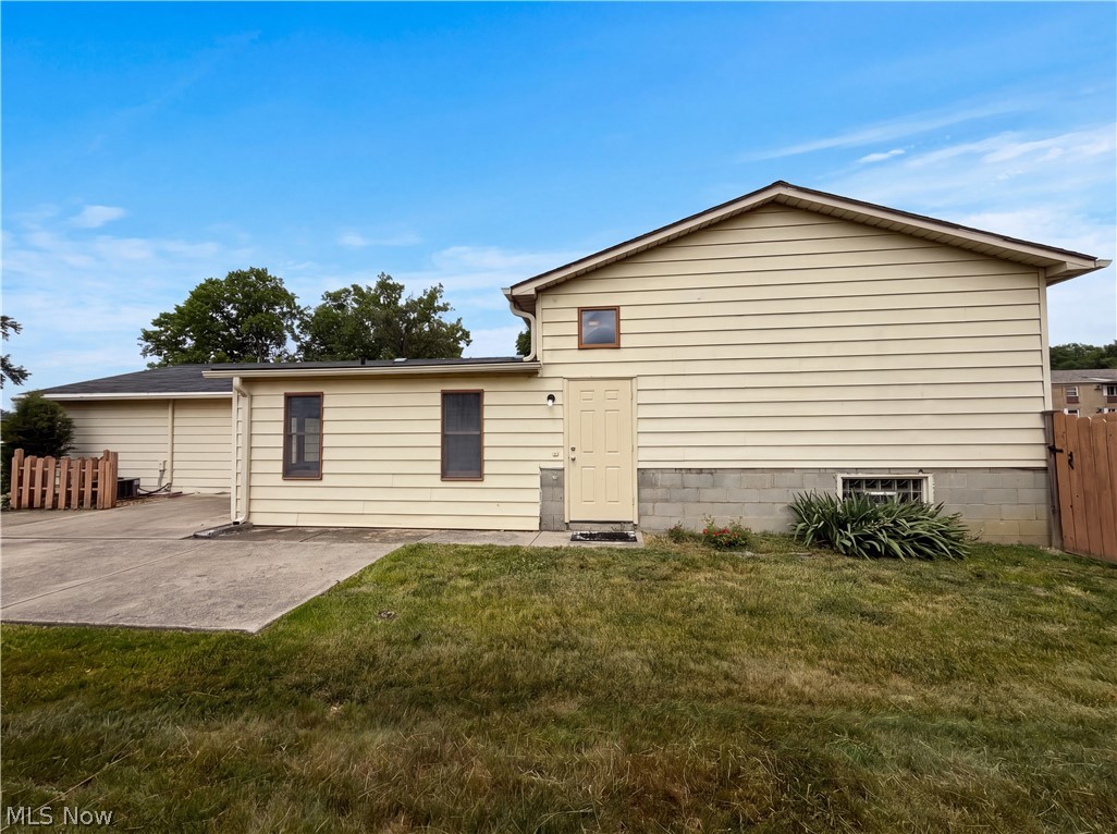 1015 Kingsway Drive Lorain OH 44052