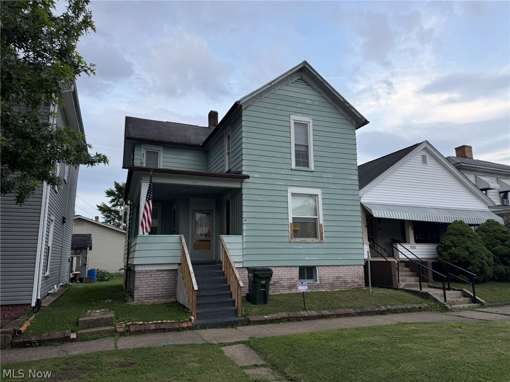 525 N Dawson Street Uhrichsville OH 44683