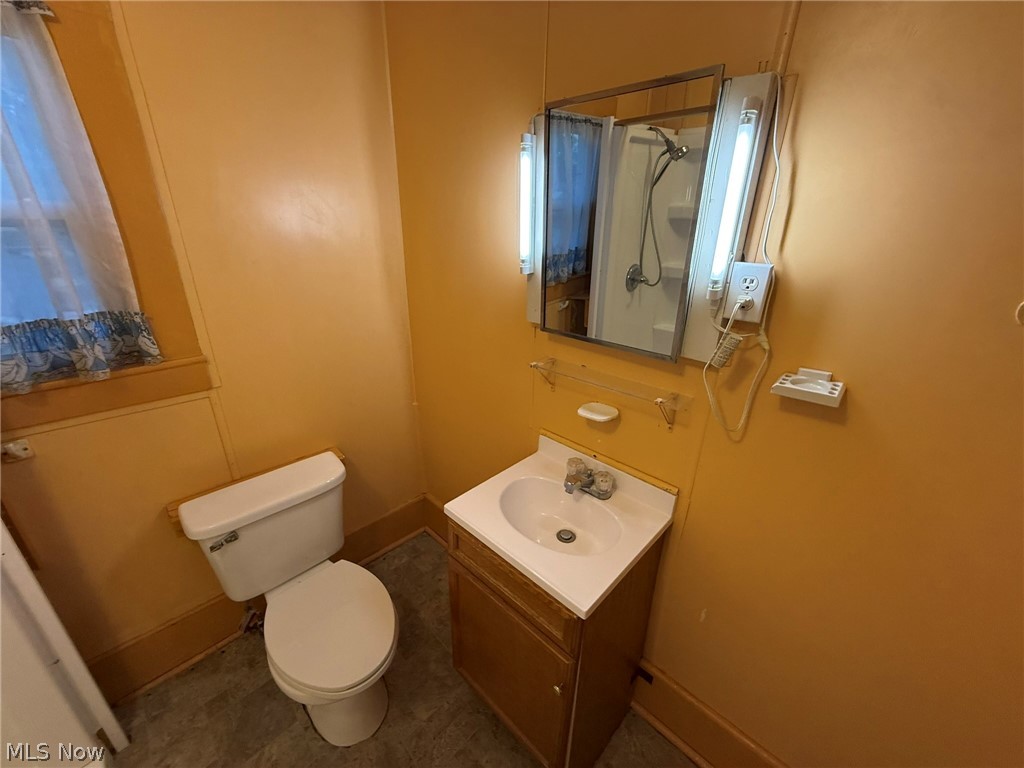 525 N Dawson Street Uhrichsville OH 44683