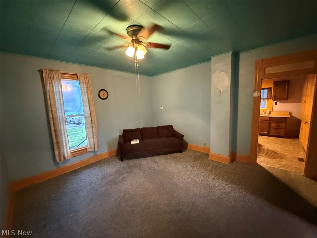 525 N Dawson Street Uhrichsville OH 44683