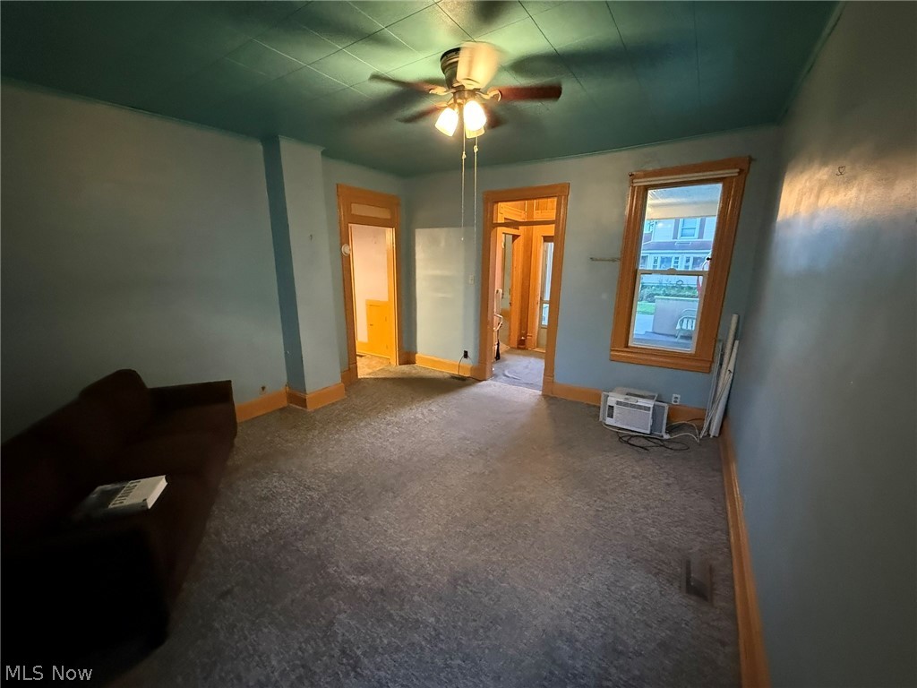 525 N Dawson Street Uhrichsville OH 44683