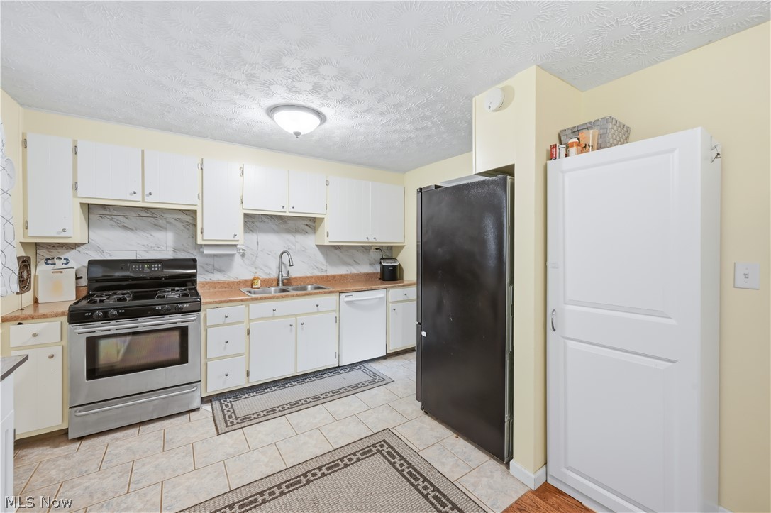 2219 Woodland Trace Street Austintown OH 44515