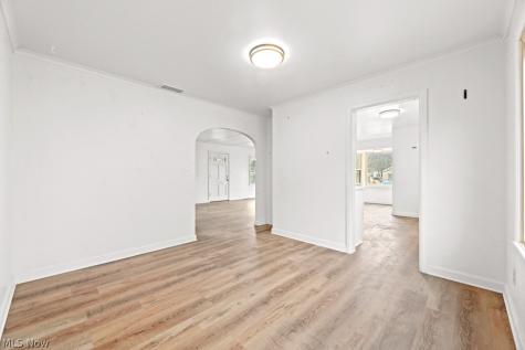 1073 Parkside Drive Alliance OH 44601