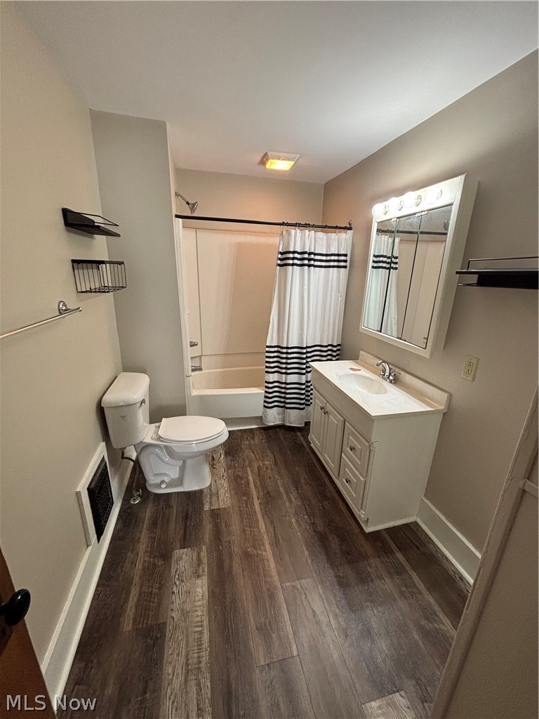 707 Locust Street Coshocton OH 43812