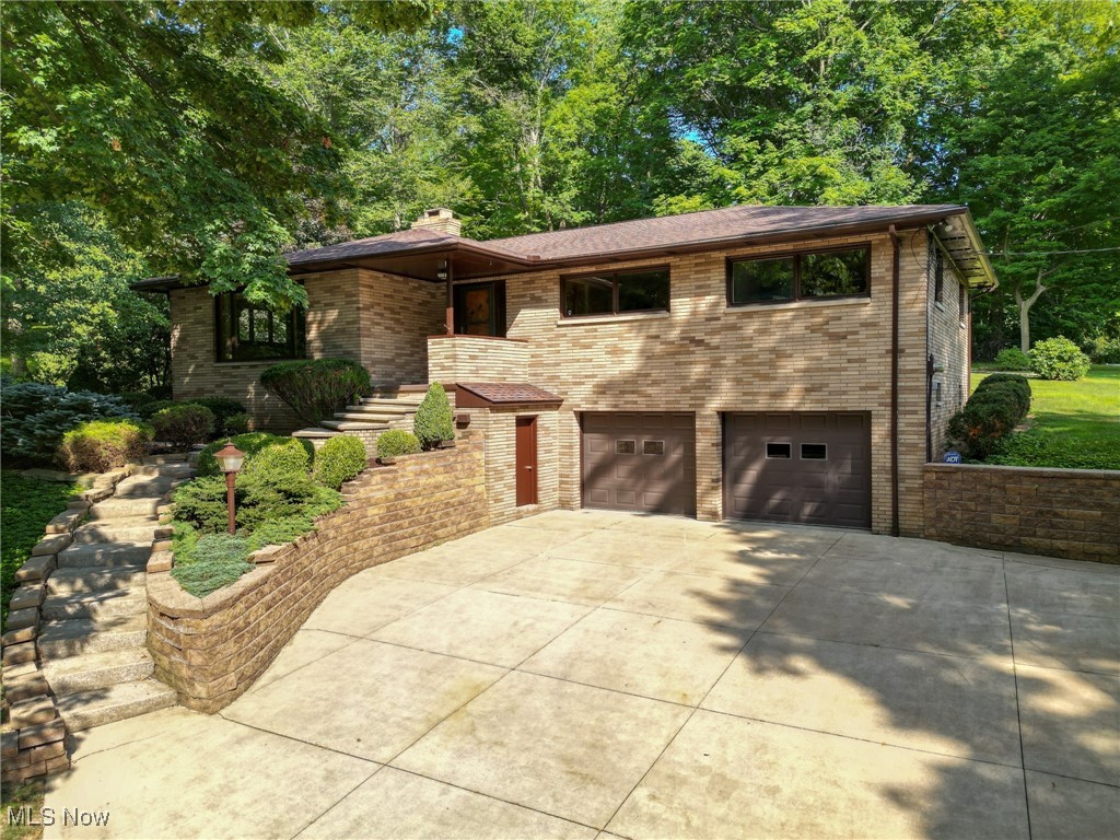 1341 Valley Drive Akron OH 44312