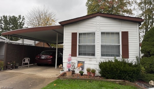 450 Whispering Pines Drive NW Warren OH 44481