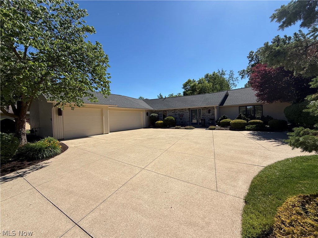 33009 Woodhaven Circle North Ridgeville OH 44039