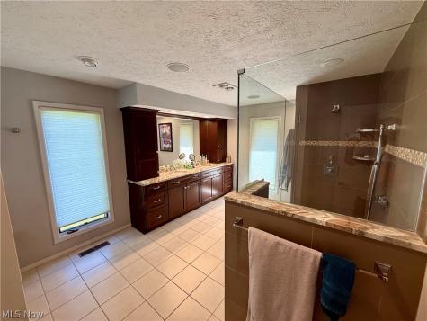 33009 Woodhaven Circle North Ridgeville OH 44039