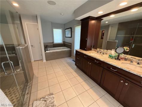 33009 Woodhaven Circle North Ridgeville OH 44039
