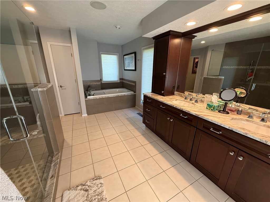 33009 Woodhaven Circle North Ridgeville OH 44039