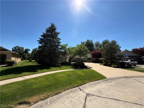 33009 Woodhaven Circle North Ridgeville OH 44039