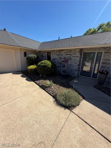 33009 Woodhaven Circle North Ridgeville OH 44039