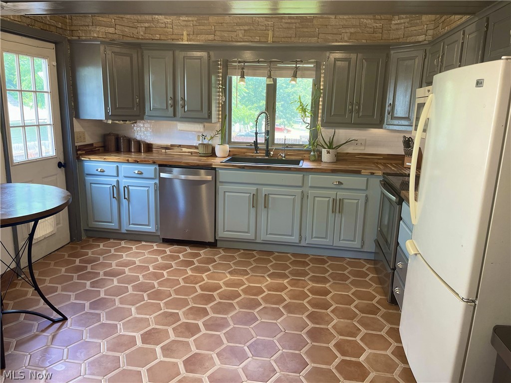 130 Westwood Avenue Orrville OH 44667