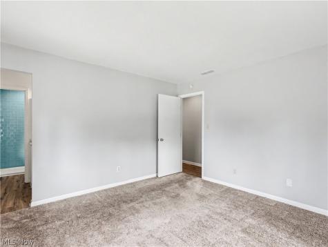132 Parkview Drive Aurora OH 44202