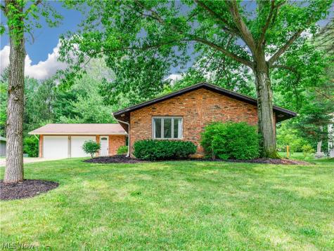 132 Parkview Drive Aurora OH 44202