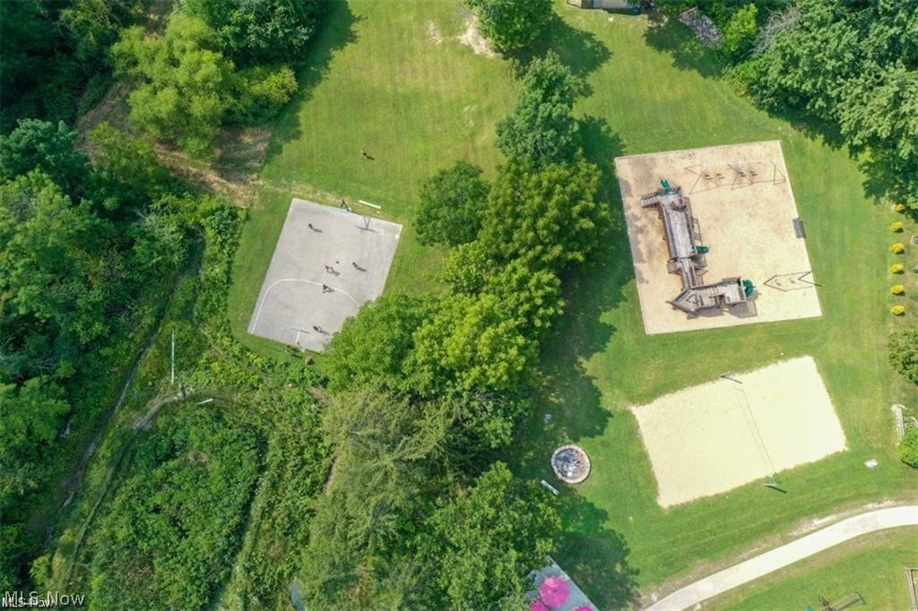 132 Parkview Drive Aurora OH 44202