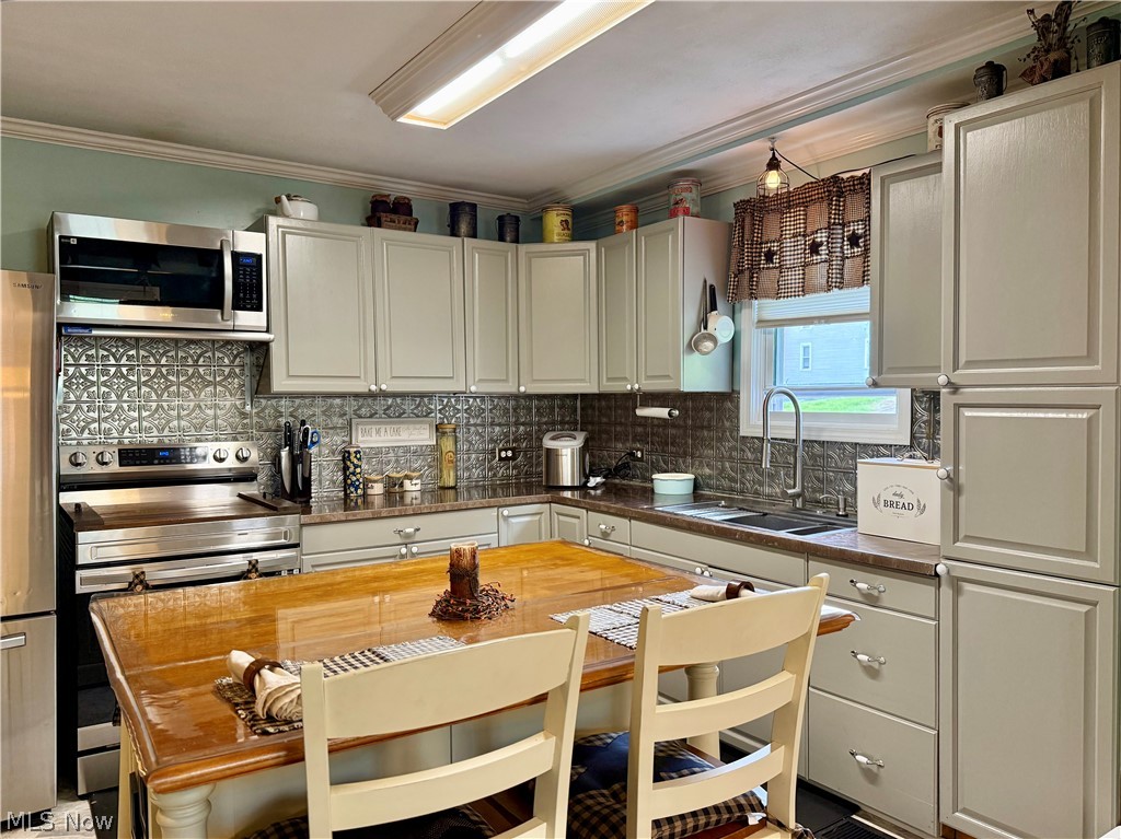 1207 N 9th Street Martins Ferry OH 43935