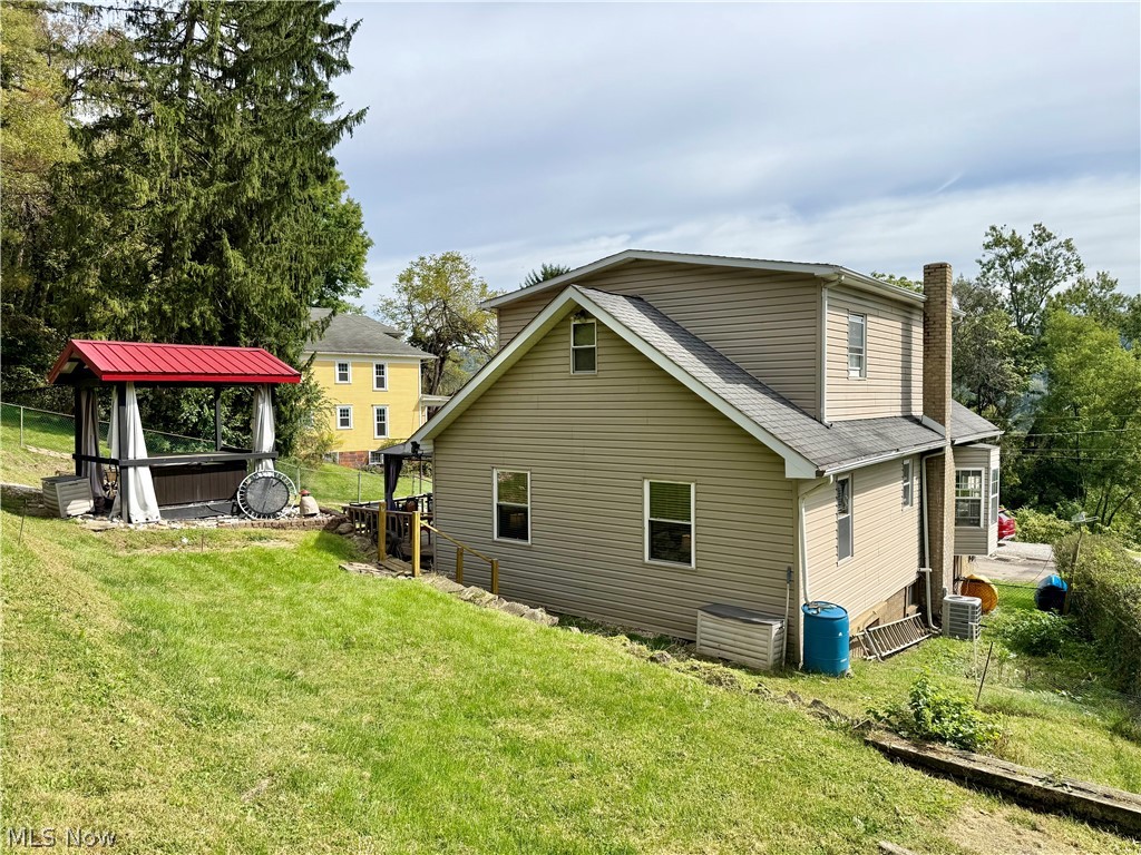 1207 N 9th Street Martins Ferry OH 43935