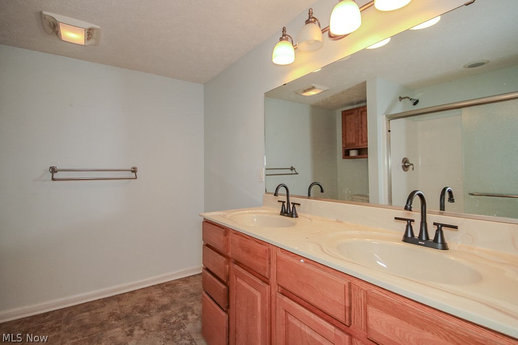 1754 Benjamin Road Madison OH 44057