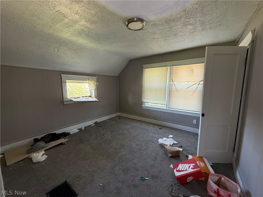 7908 Vineyard Avenue Cleveland OH 44105