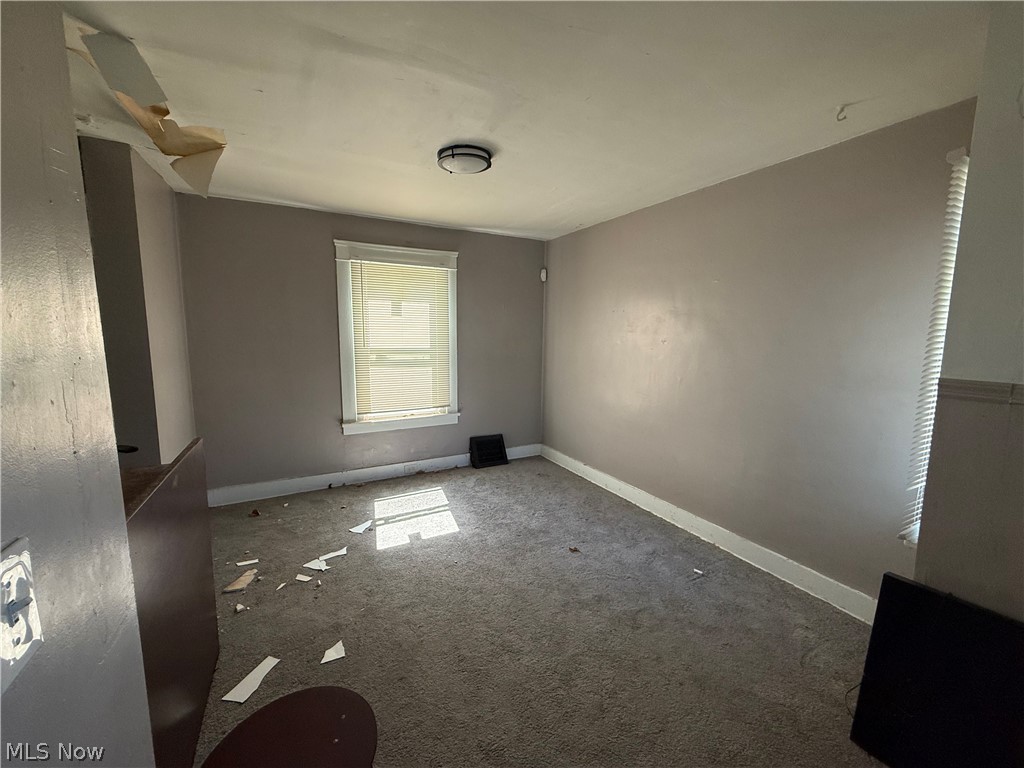 7908 Vineyard Avenue Cleveland OH 44105