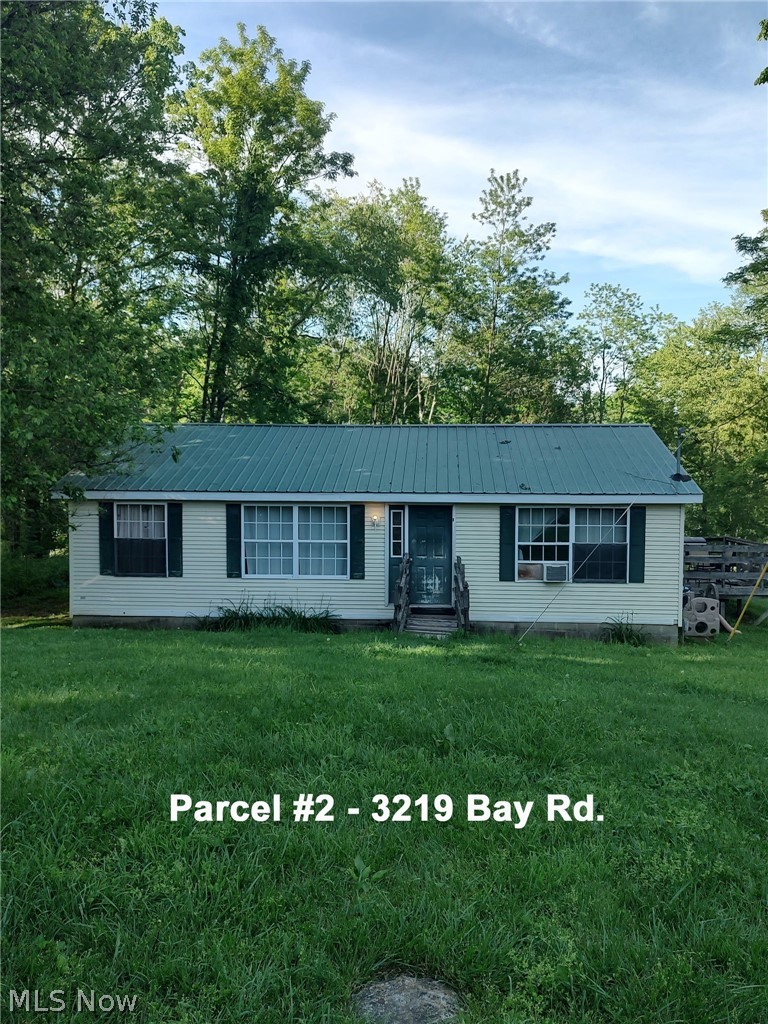 3219 Bay Road SE Carrollton OH 44615