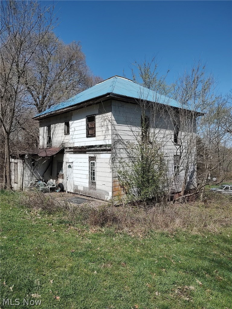 3219 Bay Road SE Carrollton OH 44615