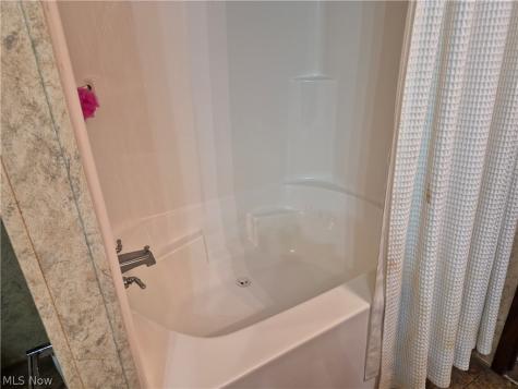 95 Shawnee Lane Creston OH 44217