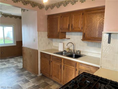 757 Davies Avenue Akron OH 44306