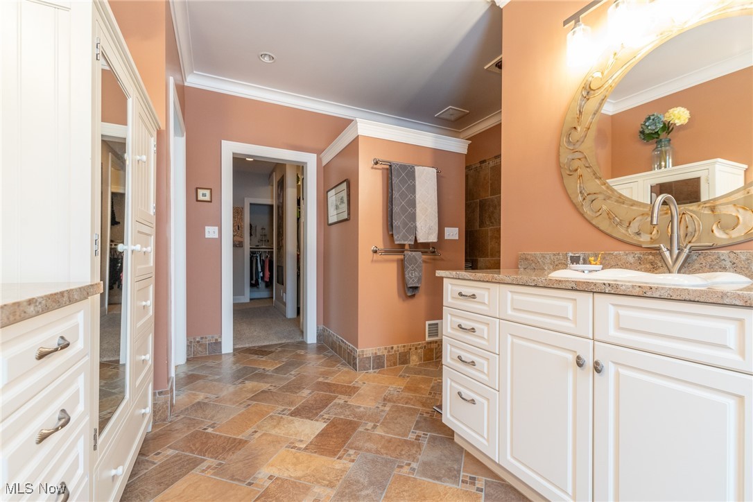 26161 Shaker Boulevard Beachwood OH 44122