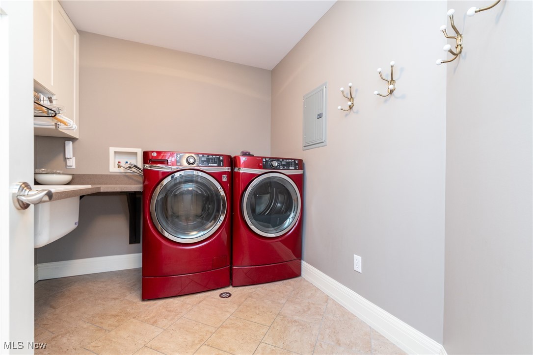 26161 Shaker Boulevard Beachwood OH 44122