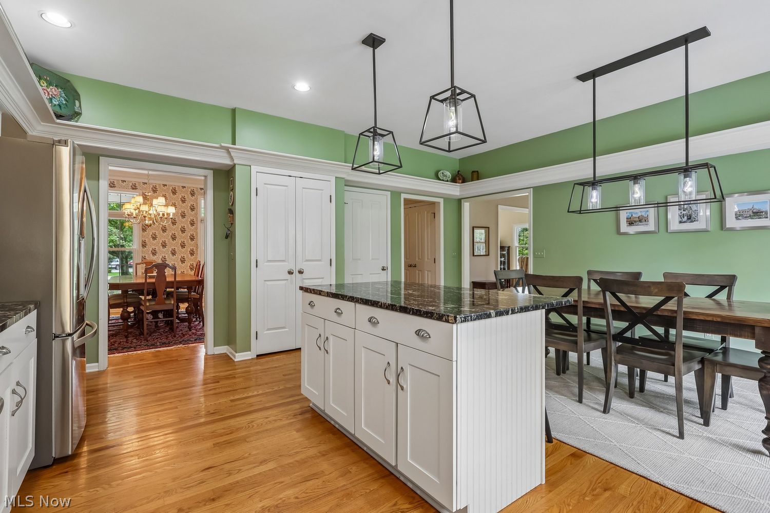 327 Whitetail Drive Chagrin Falls OH 44022