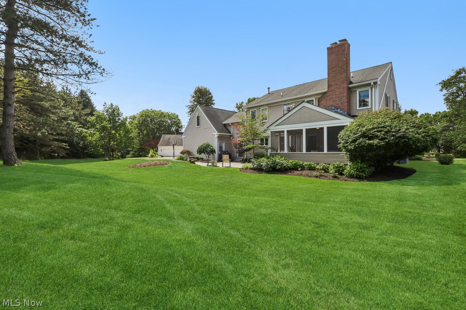 327 Whitetail Drive Chagrin Falls OH 44022