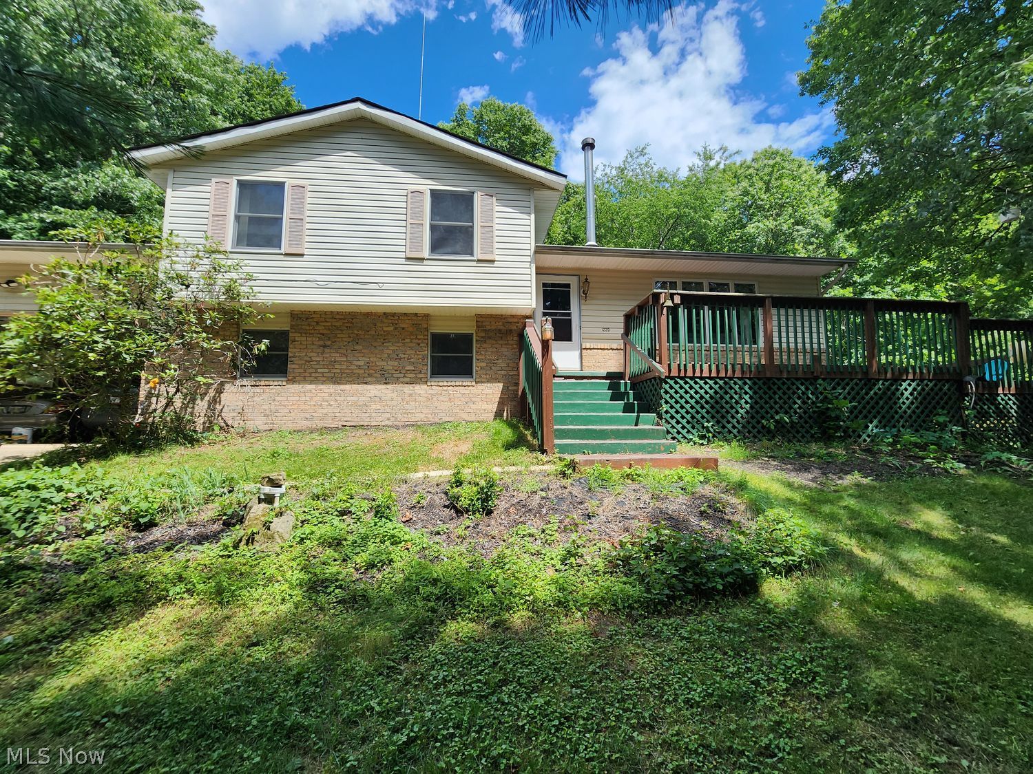 1220 Whispering Pines Lane SW Dellroy OH 44620