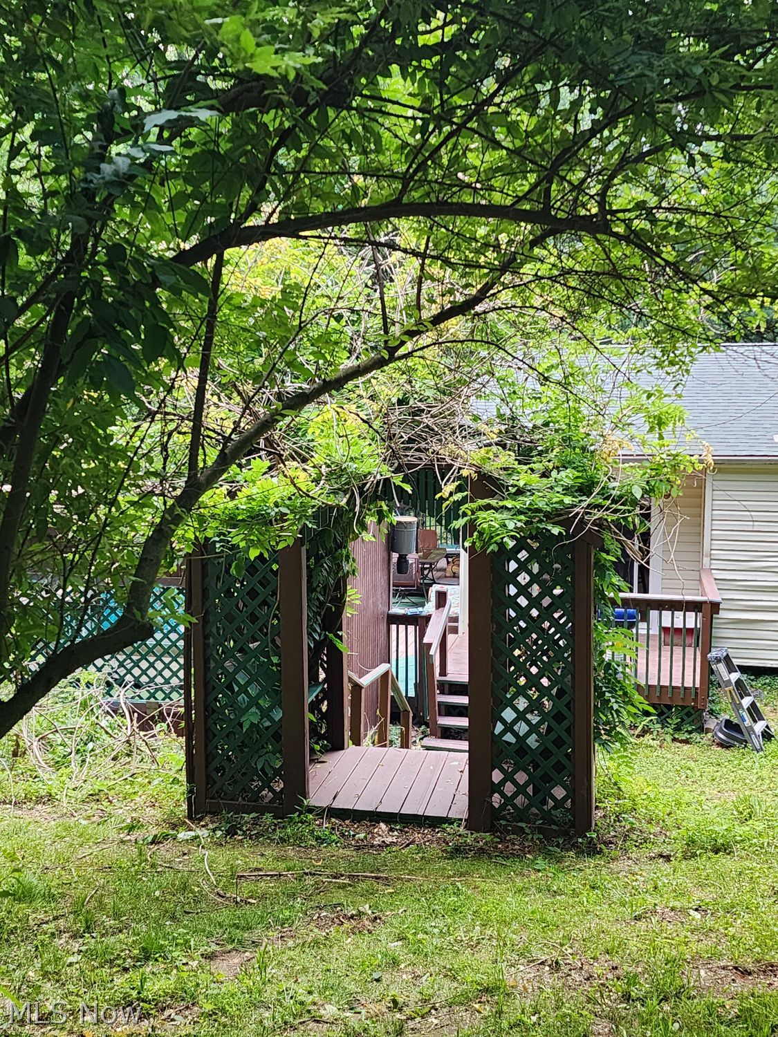 1220 Whispering Pines Lane SW Dellroy OH 44620