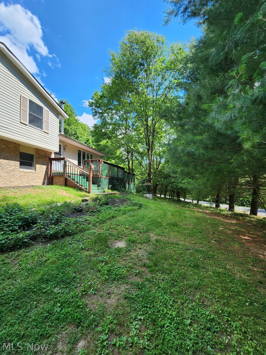 1220 Whispering Pines Lane SW Dellroy OH 44620