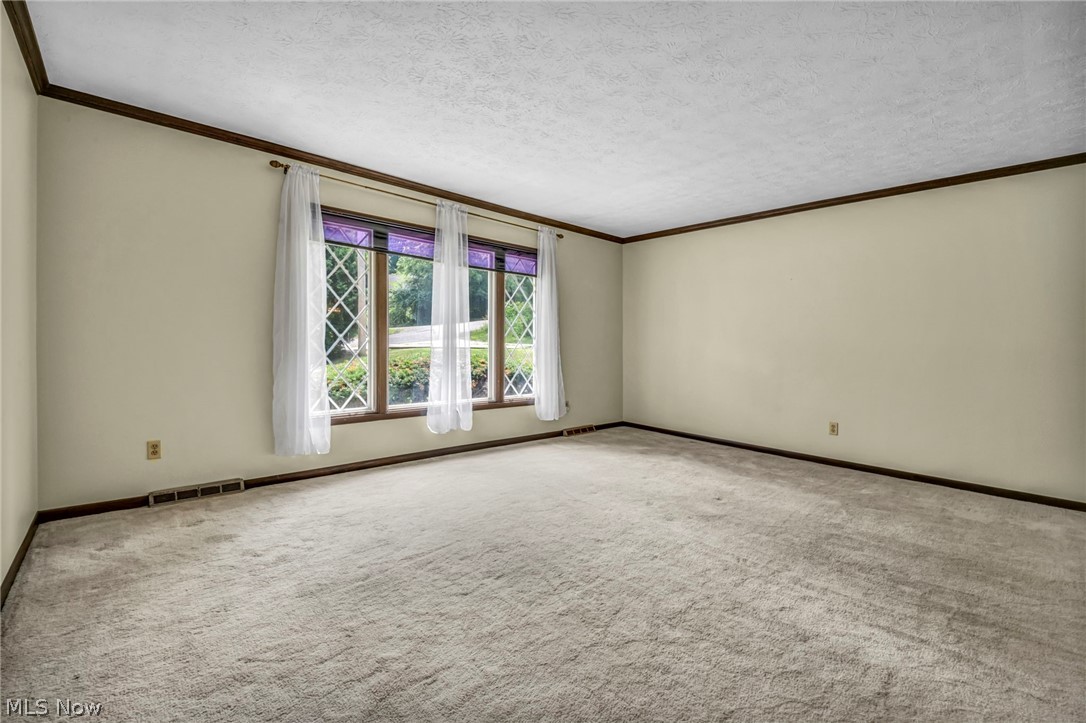 2725 Roberts Avenue NW Canton OH 44709
