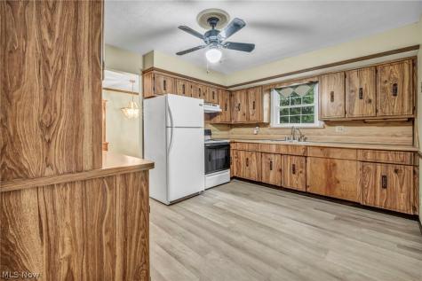 2725 Roberts Avenue NW Canton OH 44709