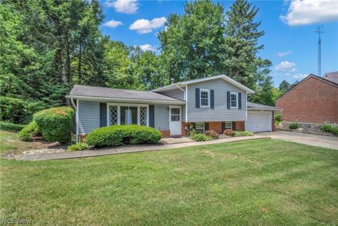 2725 Roberts Avenue NW Canton OH 44709