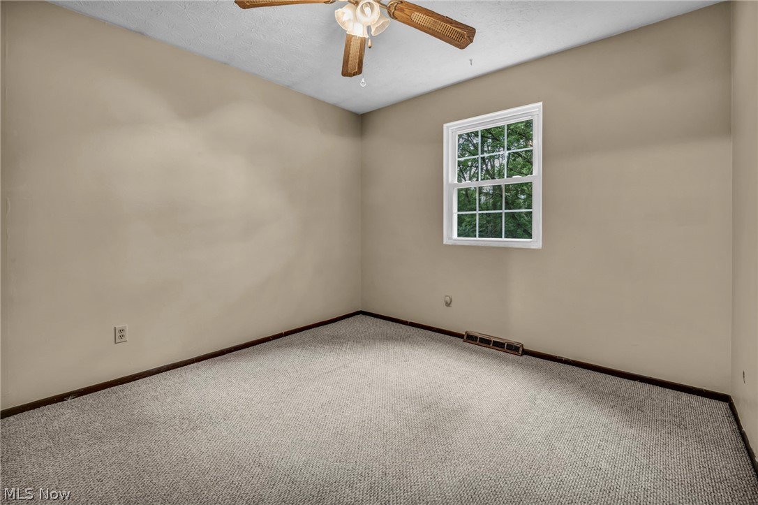 2725 Roberts Avenue NW Canton OH 44709