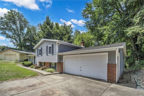 2725 Roberts Avenue NW Canton OH 44709